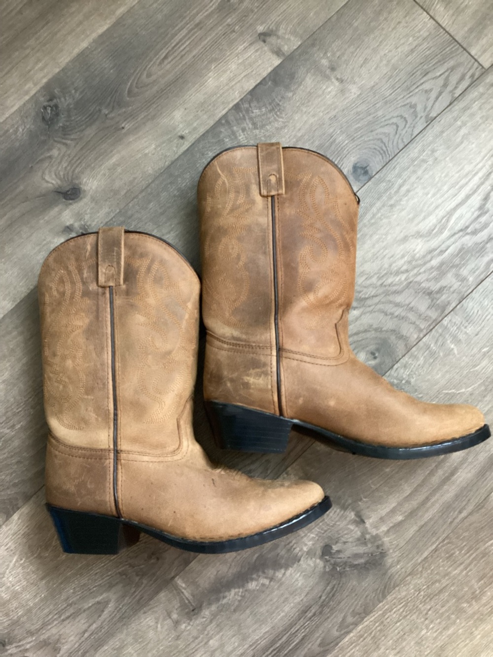 Men’s size 6  Cowboy Boots